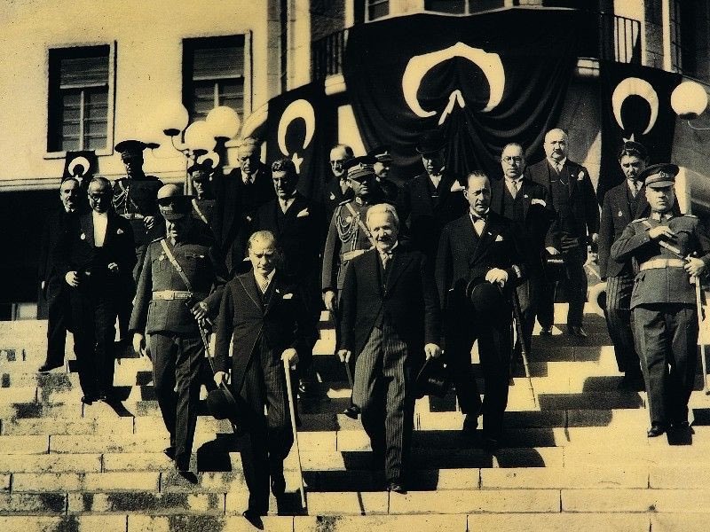 nocontextyalova's tweet photo. 🇹🇷 Türkiye Cumhuriyeti 100 yaşında! https://t.co/eZjgwO3XkA