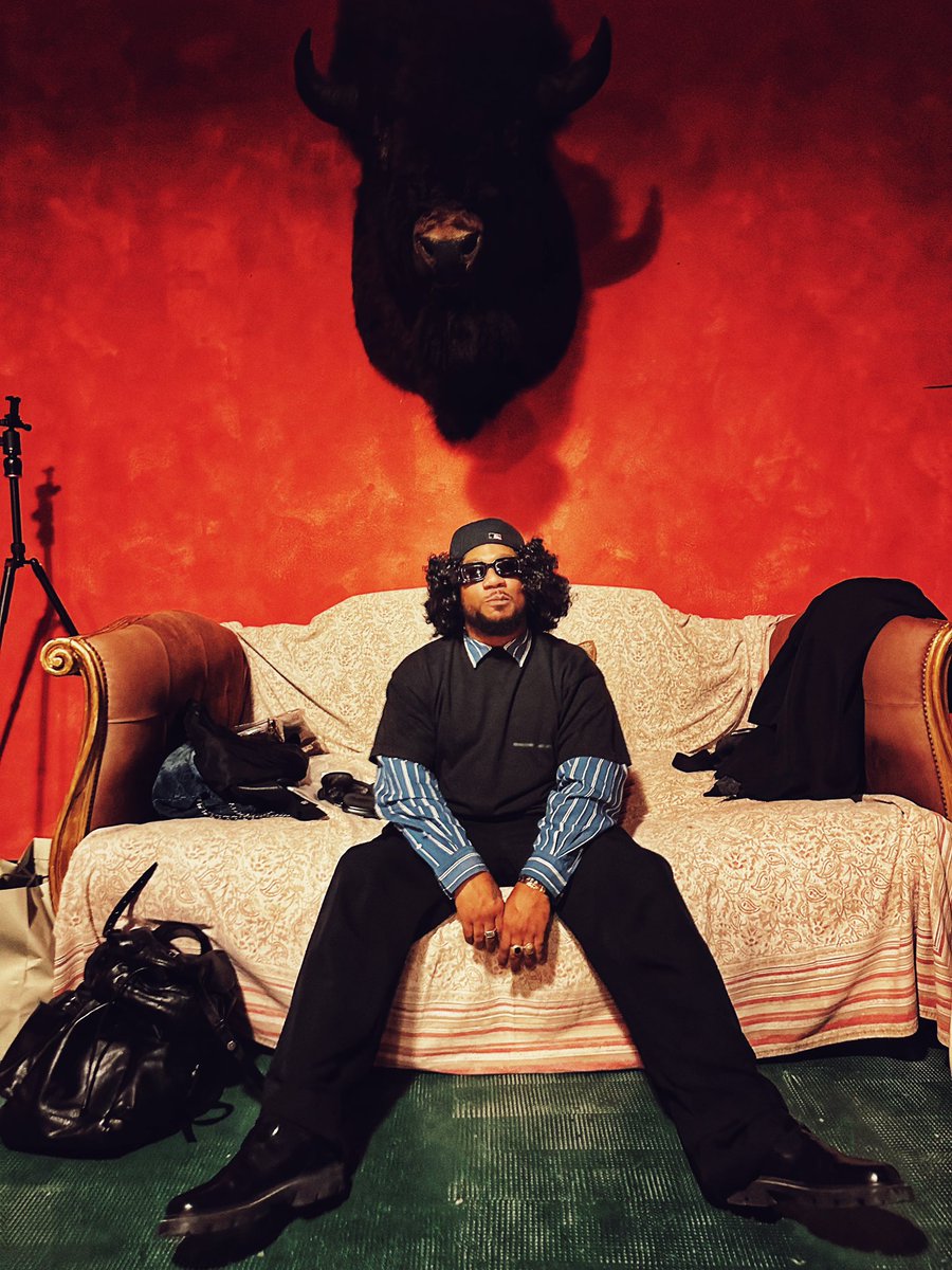CyhiOfficial's tweet photo. Mr. Egot The Alter Ego
Having That Sh!t On
in Florence, Italy 📍
“Mr. Put That Sh!t On” OUT NOW 🧻💩
#EGOT ¥$ #EGOTRecords https://t.co/PIG5U2VMFH