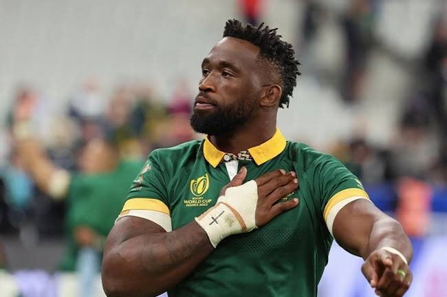 txnnya's tweet photo. Siya Kholisi delivering the RWC trophy back to back as captain. Now that’s black excellence right there!! 🇿🇦💛💚🏉#RWC2023 #RWCFinal https://t.co/H3aYSdIdxE