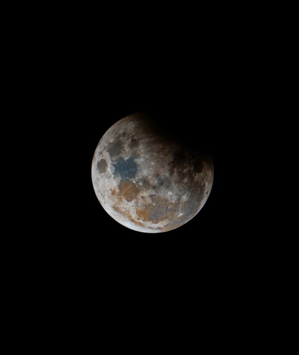 Bu geceki Ay tutulmasından

Mineral Ay

Canon eos 550d
 75 300 
103x1/4000
 ISO 800
 f 8
#LunarEclipse #aytutulması