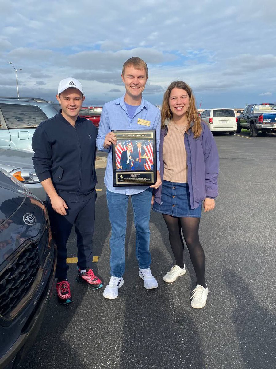 bgalsWI's tweet photo. I’m so incredibly thankful for our Midwest @tpaction team and the work they put in each and every day.

I received the coolest gift today from them for my birthday this week and I can’t thank @brandon_maly @briana15arnold @SenecalGloria, @tpajohn, and @DixonW22 enough for their thoughtfulness in putting this together. I truly am blessed to have them in my life.