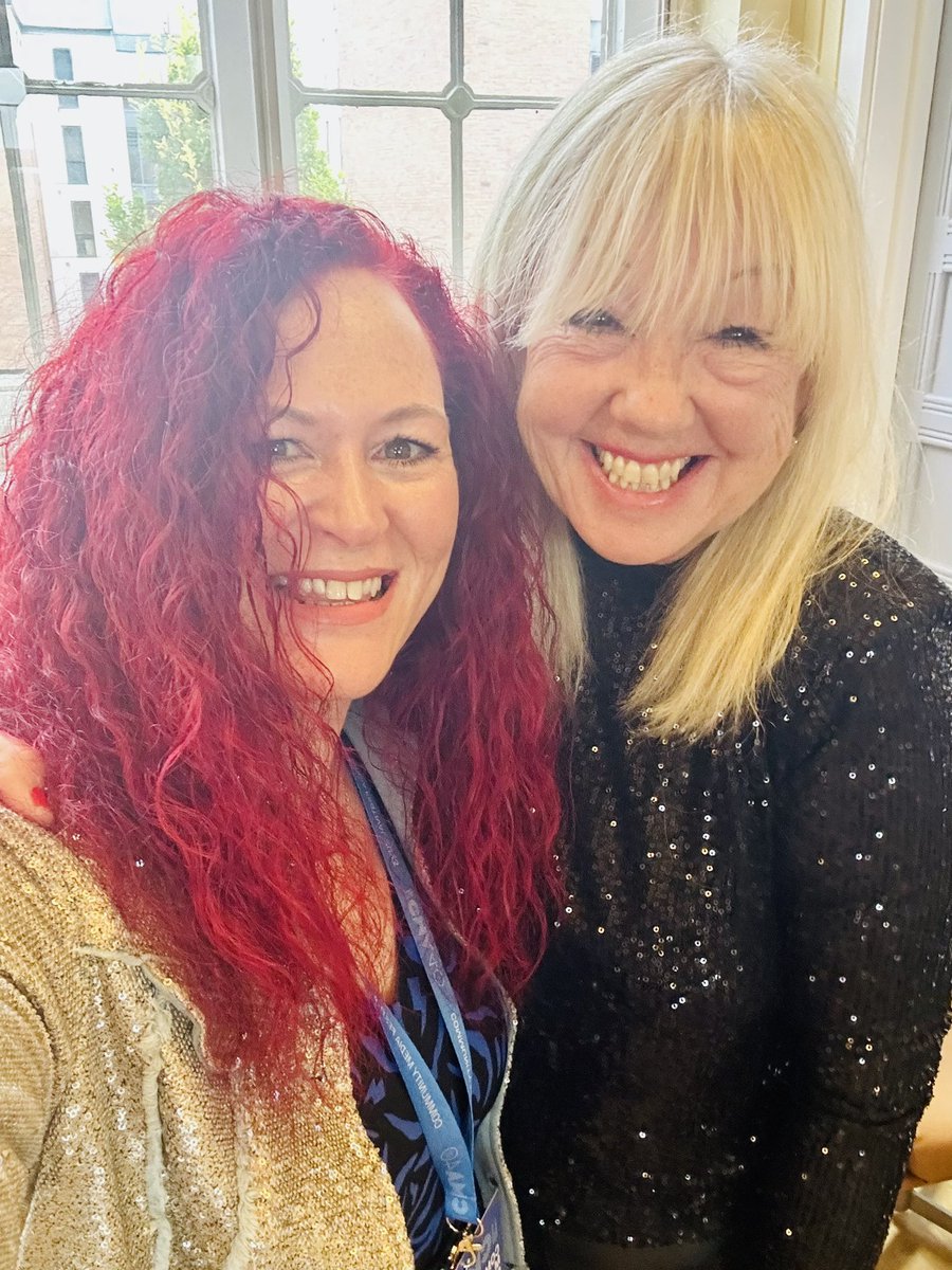ImSuzieSparkles's tweet photo. Lovely to meet @LizKershawDJ we share not only a passion of radio but also sparkles ❤️📻 ✨ #CMFest23 https://t.co/2UNrrRedG0
