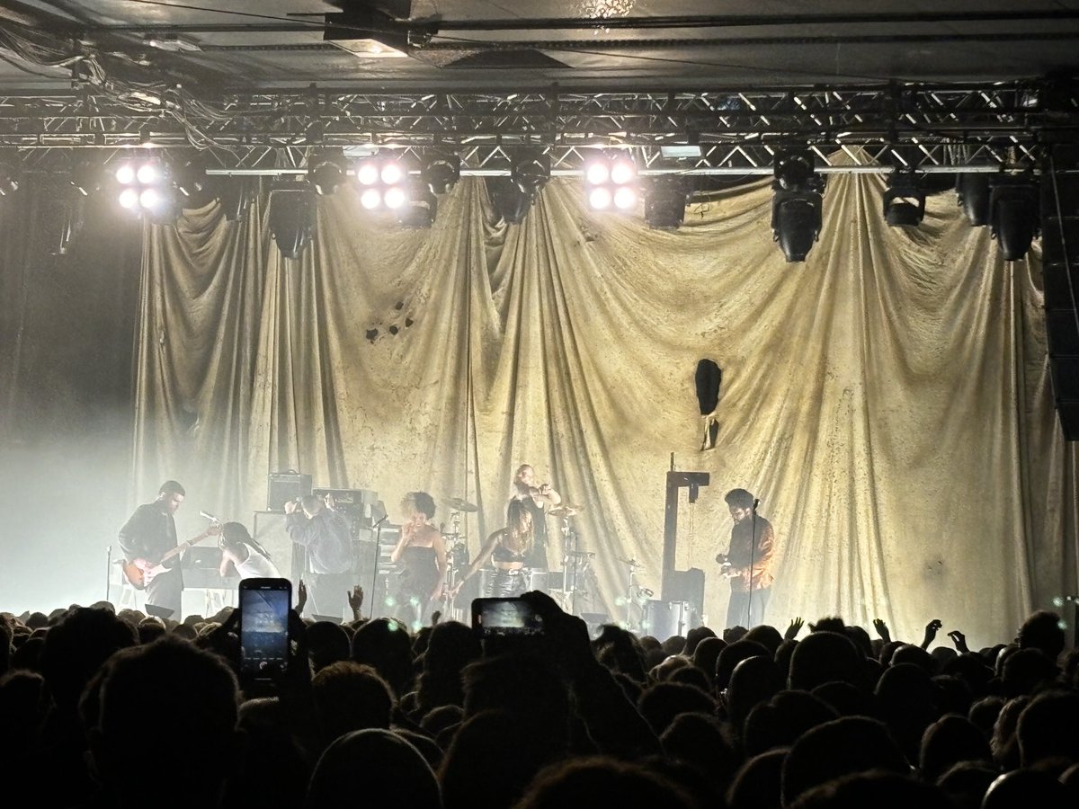 Young Fathers rocking the Academy