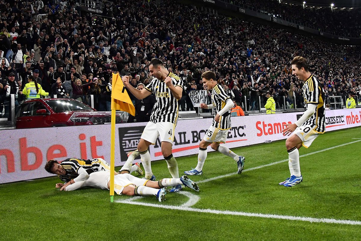 JuventusFC tweet media
