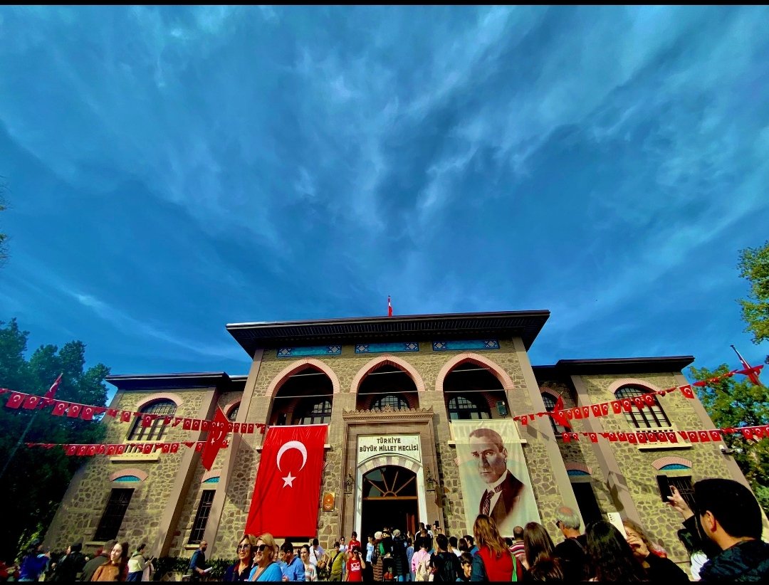 neejjlaa's tweet photo. açtığın yolda gösterdiğin hedefe durmadan...🫡
#CUMHURIYETİMİZ100Yaşında https://t.co/vCBHO2okyg