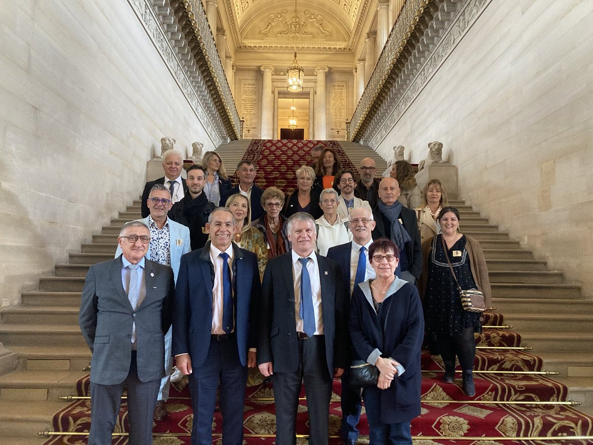 Charles Ferreira (@charlesffdanse) on Twitter photo Comité directeur de la FFDanse au sénat suivi d’une visite du palais du Luxembourg commentée par le sénateur <a href="/Philippe/">Philippe Gauthier</a> Folliot merci Philippe <a href="/FFDANSE/">Fédération Française de Danse</a> Comité directeur de la FFDanse au sénat suivi d’une visite du palais du Luxembourg commentée par le sénateur <a href="/Philippe/">Philippe Gauthier</a> Folliot merci Philippe <a href="/FFDANSE/">Fédération Française de Danse</a>