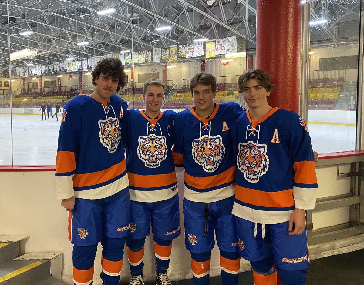 HTTigers23's tweet photo. Holy Trinity Tigers 2023-24 leadership group. @hthtigers @gotigersathlete https://t.co/WoxOi1EHiP