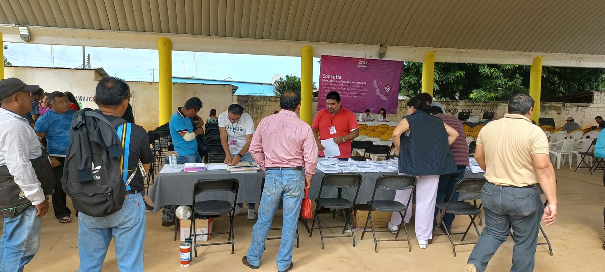 ople_Ver's tweet photo. Etapa informativa de la Consulta a pueblos y comunidades indígenas y afromexicanas en la sede de #Acayucan. https://t.co/DxSnUWU90o