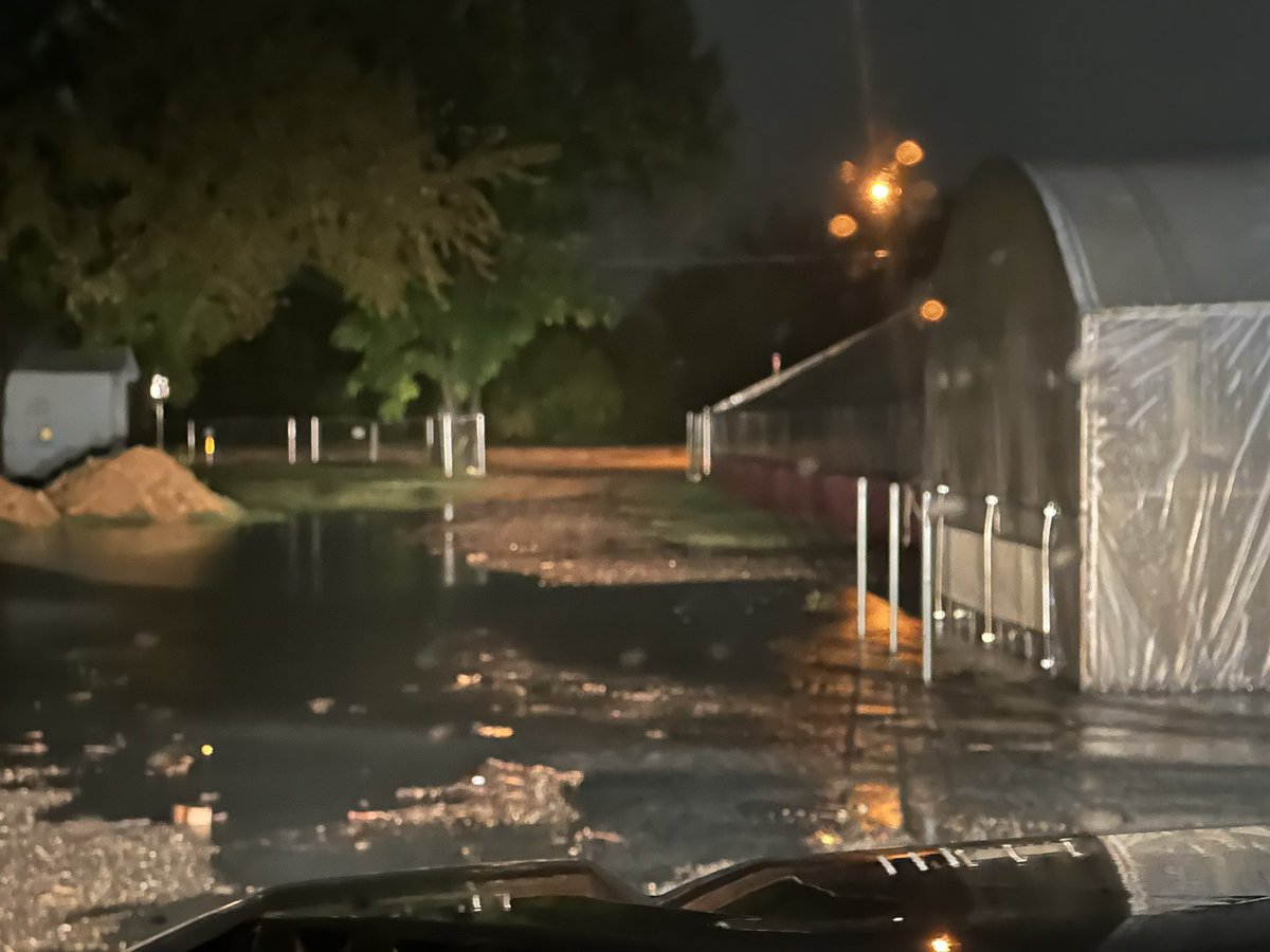 Neighbors United/Vecinos Unidos tweet media