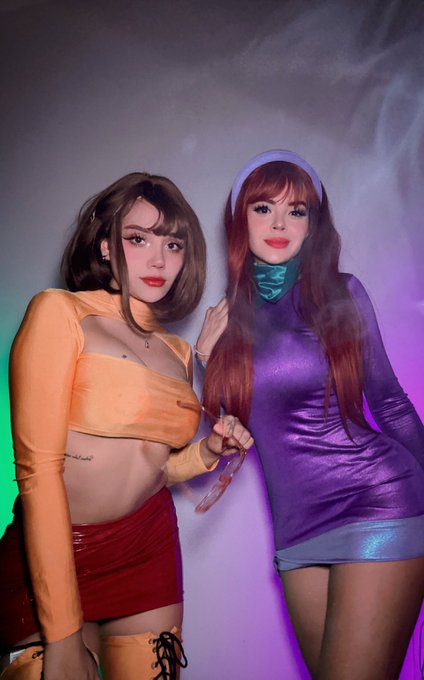 Dafnyan y vilxiita 👻   Hay sesi&oacute;n de fotitos y videos en nuestros OF  🥵 @DanyanCatSQ https://t.co/PF