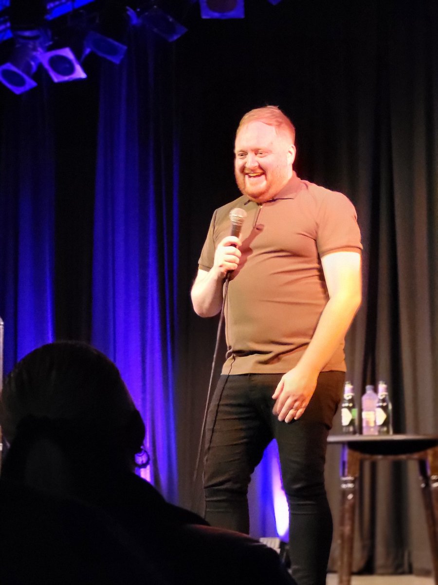 Brilliant night of comedy @DarwenLTheatre seeing @JamieHComedy #Waterslide show Great support by @FunnyJordanD  Lovely to meet fellow Worrier/Comedy fan @AndyT5353