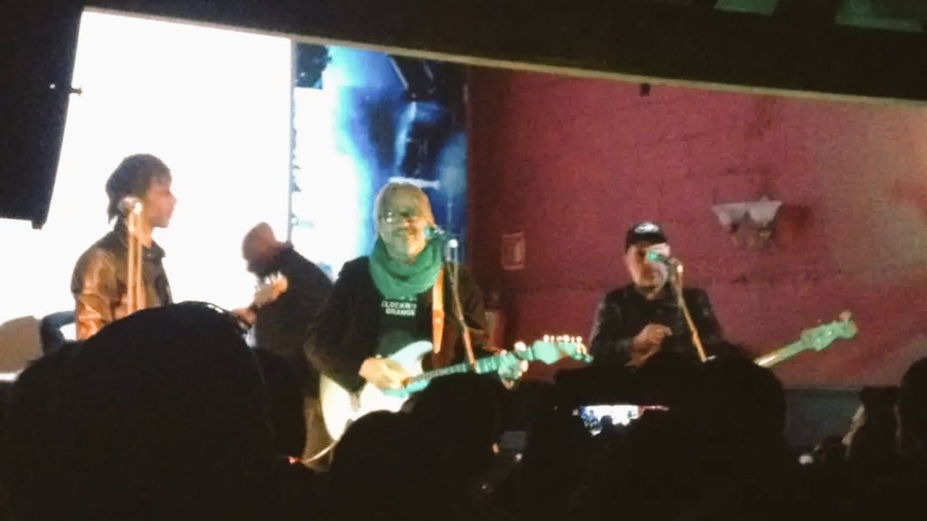 monmoralero's tweet image. A mira, precisamente me acordaba yo también de aquel no tan lejano 2016 con @estelares , si es cierto las Antenas, un #discazo 💿 ... y dame, dame, dame primaveras 🎶 @LunaOlivia #Ruidoen889 👊🏾😉🌙 @ruidoblancofm @889Noticias 📻