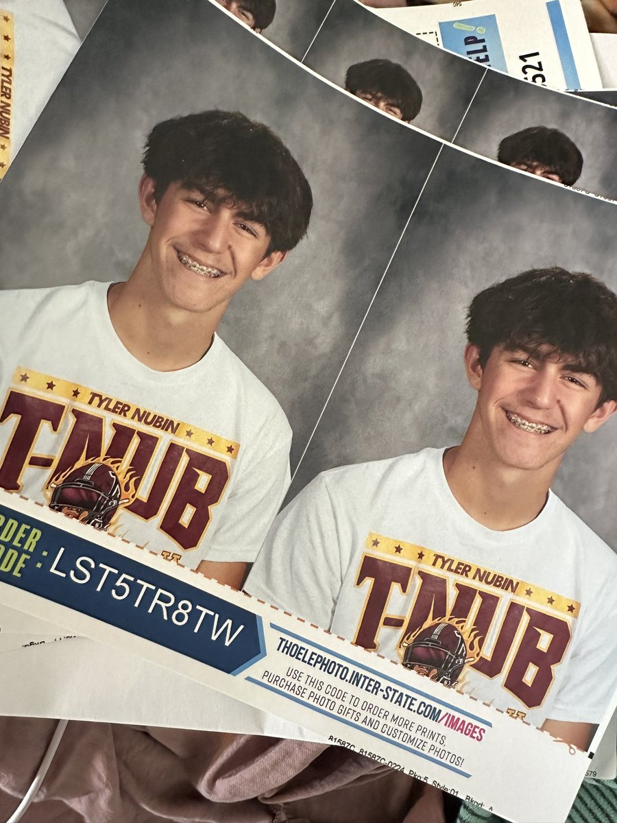 The perfect look for school pictures. <a href="/ShereseNubin/">MamaNub2731</a> <a href="/T_Nubin27/">Tyler Nubin</a>