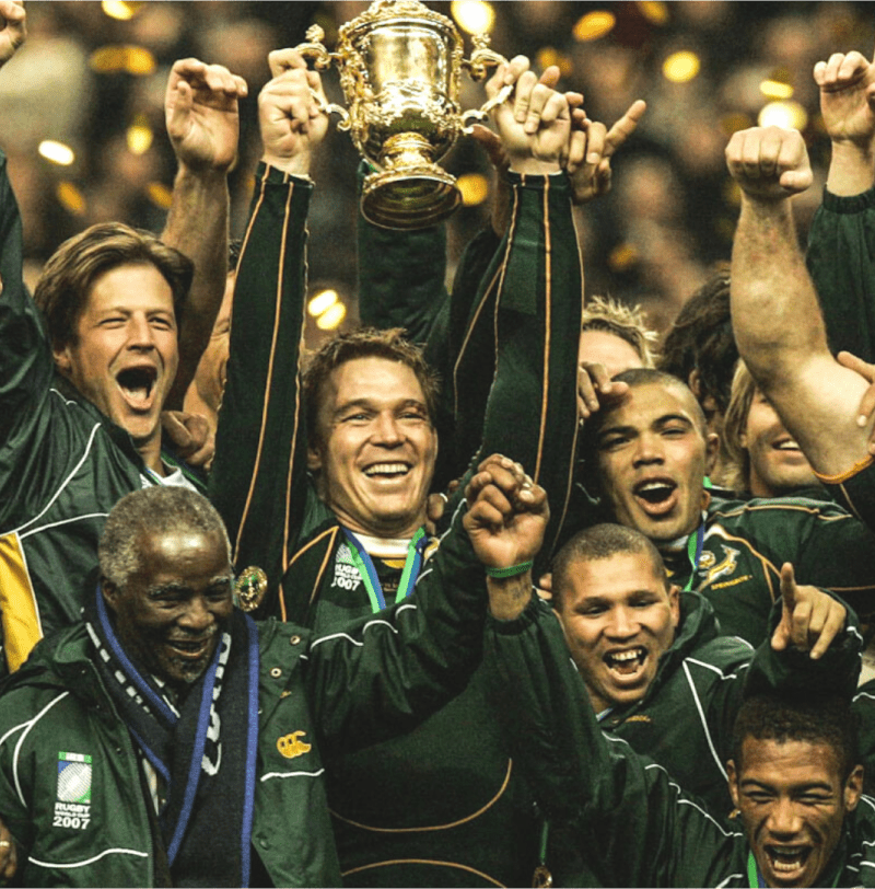 GocksDaRapper's tweet photo. to think that out of all south african presidents... only u baba ka duduzani didn't lift the world cup
#Springboks #SouthAfricavsNewZealand  #RWCFinal https://t.co/VKwQMq1hTN