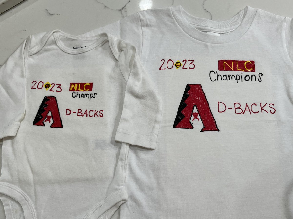 kataylyn's tweet photo. Getting crafty 😉 #GoDbacks #NLC @Dbacks #2023WS https://t.co/iSZIMB0ia1