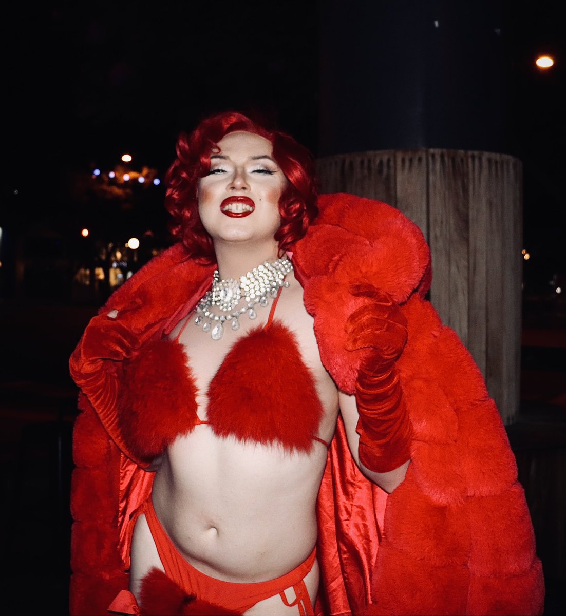 TheelusiveM's tweet photo. I don’t care I paint the town red 💋💋💋💋💋💋💋💋💋💋💋💋💋💋
#oldhollywoodvibes #rubyred https://t.co/zHRr5FoPqX