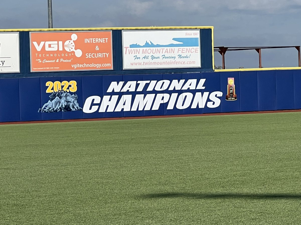 Ryan Compeau tweet media