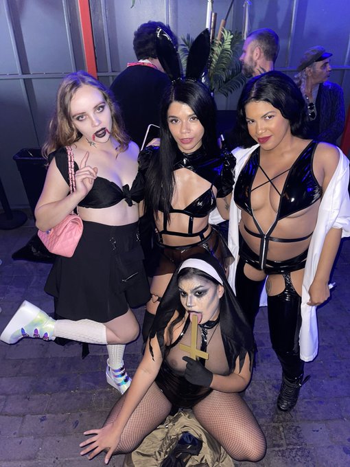 Last night was super fun!  @AliyaBrynn  @HarleyxxxHaze @SummerColxoxo https://t.co/1mgAvOyjrG<a class="tags" href="/tag/aliyabrynn">@aliyabrynn</a><a class="tags" href="/tag/harleyxxxhaze">@harleyxxxhaze</a><a href="/tag/mvsales"class="tags"><span>#mvsales</span></a>
