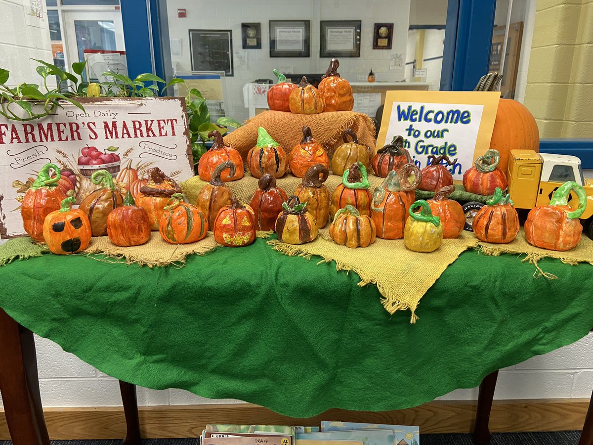 Ms_Rawls33's tweet photo. 5th grade Vikings have been working hard on their clay pumpkins throughout the month of October- here are a few on display in our main office. 🎃🍂 @HESVBVikings @VBCPSVisualArt https://t.co/vBWO034U7J