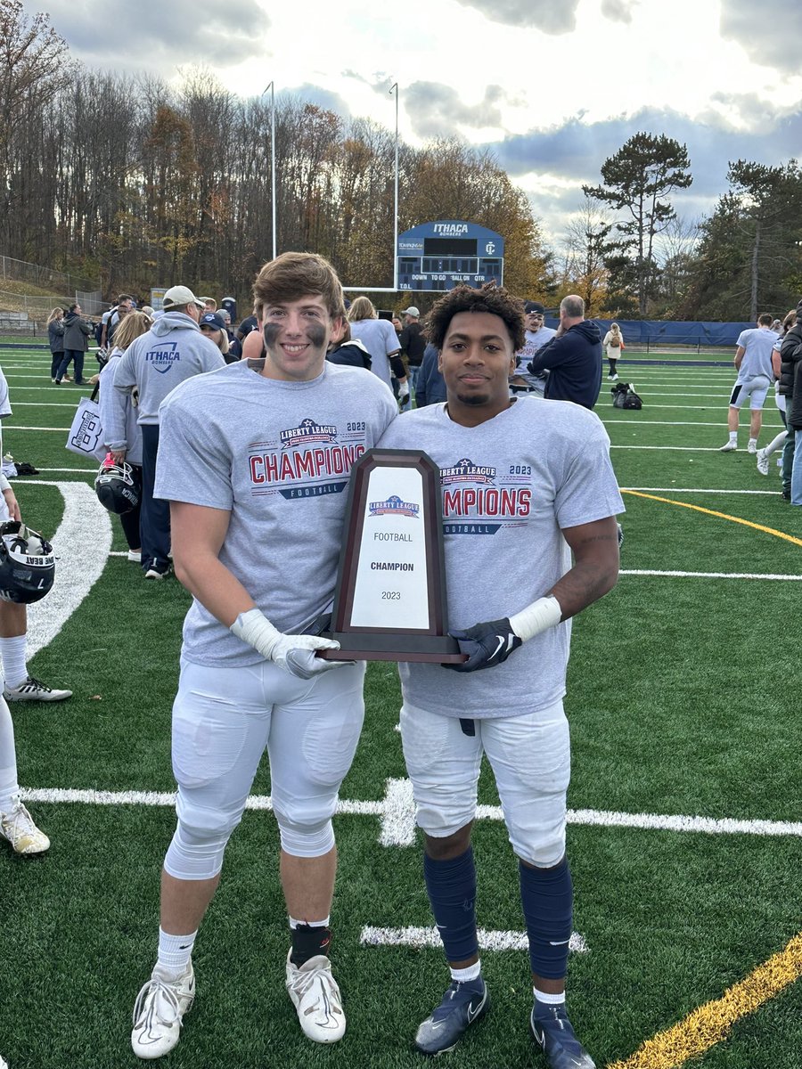 ArdsleyPanthers's tweet photo. Good weekend for the Panthers! 

Representing at the collegiate level…Watson and Osbourne doing their thing as usual. https://t.co/8Y1jN70h8k
