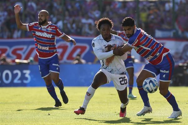 🚨 Terminó el segundo tiempo en Maldonado: Habrá alargue en la final 🚨 🇧🇷 Fortaleza 1-1 LDU Quito 🇪🇨 #Sudamericana