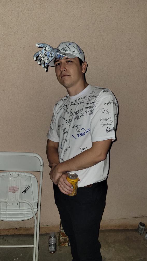 jerdownchi's tweet image. I let you in @A24 @talktomemovie