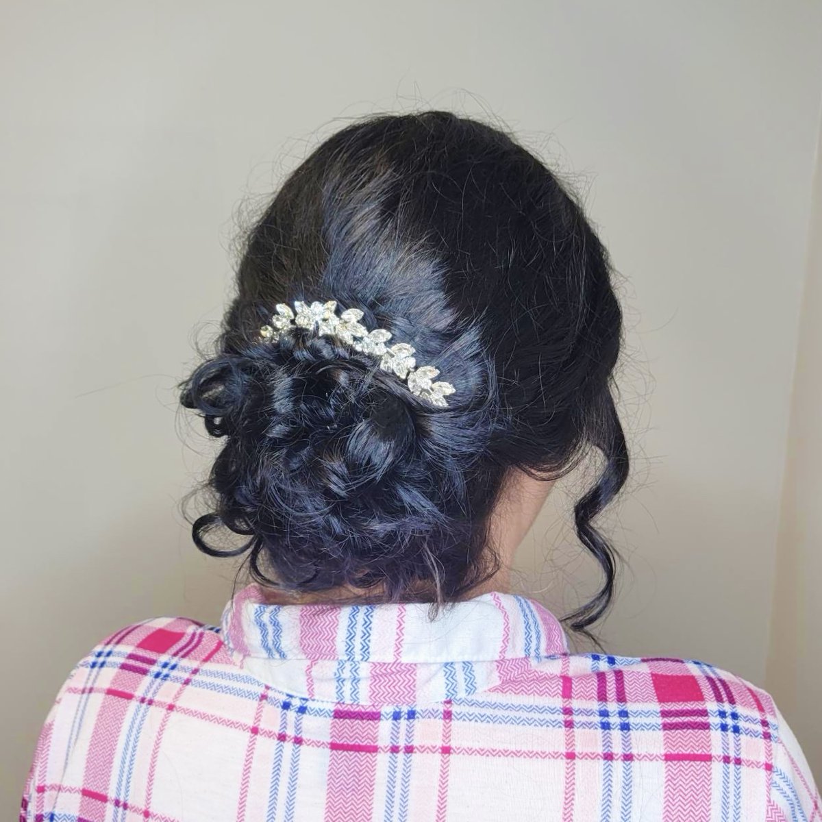 Wedding day hair for this Mother of the Groom 🤍 Done by Kristen! We offer in-salon and on-site wedding day services. To schedule your special event call 724-657-5156.
 #wedding #weddingday #weddinghair #hair #updo #curls #bride #ido #bridetribe #bridesmaids #maryturnerdayspa