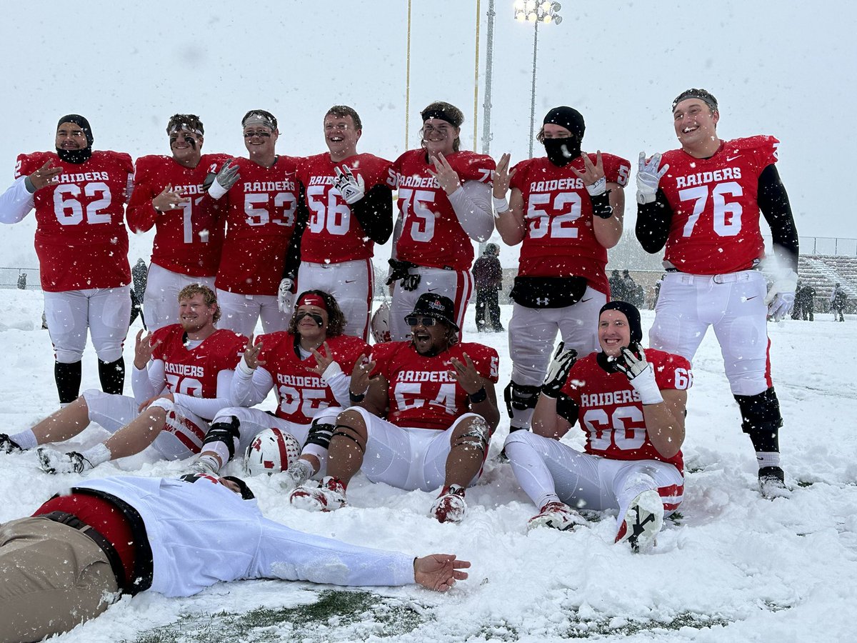 NoahSaccoTV's tweet photo. FINAL: #1 @nwc_fb storms back in the snow with 21 unanswered points to def. #3 Morningside, 34-20!

Red Raiders earn its first regular season win vs. Mside since 2013 - Mustangs reg. season win streak snapped at 75 games 

Awesome battle in a white out ❄️ https://t.co/NBnWyRMLxR