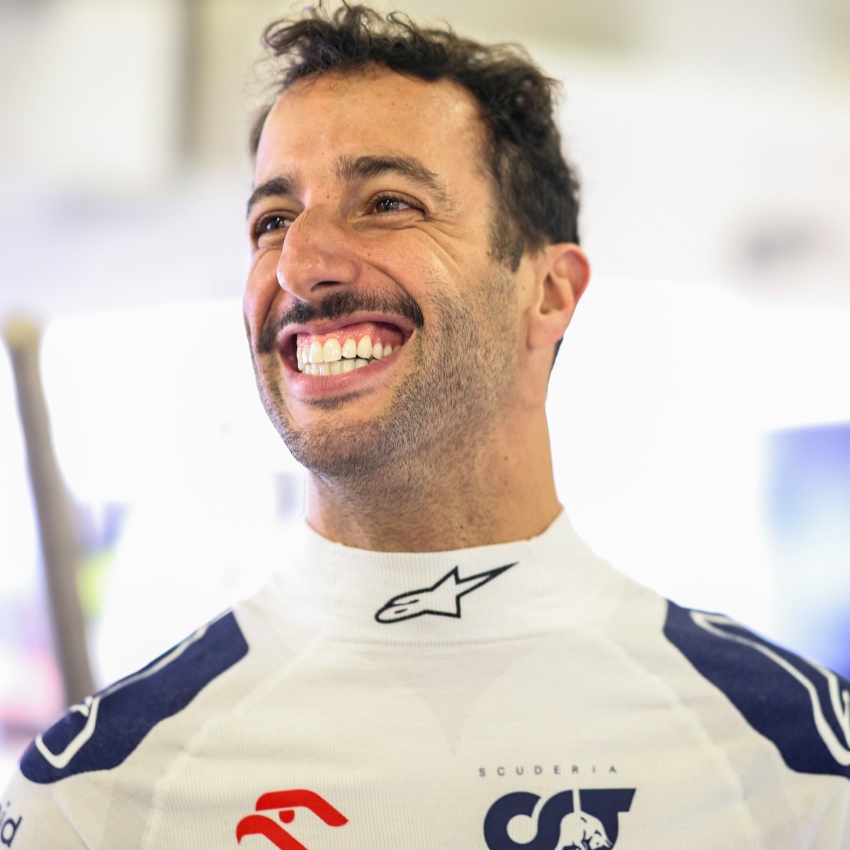 Dernier_Secteur's tweet photo. Incroyable 4e place de Daniel Ricciardo au volant de son AlphaTauri 😮

Grande performance de l'Australien qui se place juste devant la Red Bull de Sergio Pérez...

#F1 #MexicoGP 🇲🇽 https://t.co/gOJV1Uo0qw