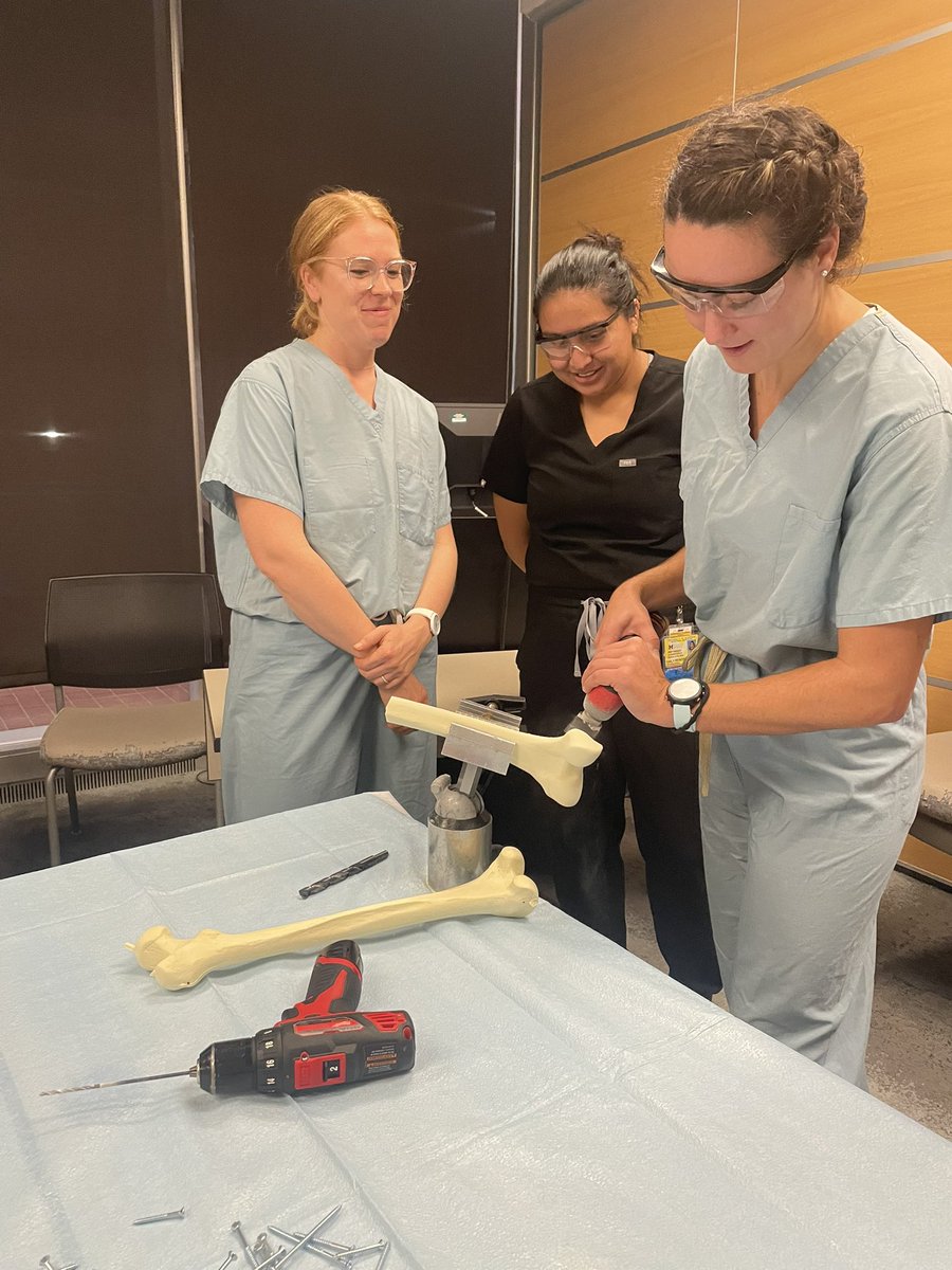 Love to see so many @UMichMedSchool women interested in Orthopaedic surgery. Thank you to @PerryInitiative and @HenryFordHealth Ortho for putting on an inspiring MSOP each year! #ortho #womeninortho