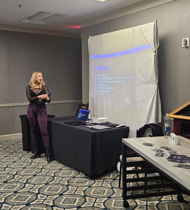 Looking back at the incredible session at @OfficialDomCon, where @KendraJamesxox shared her expertise<a class="tags" target="_blank" title="On Twitter" href="/?out=eyJ0eXAiOiJKV1QiLCJhbGciOiJIUzUxMiJ9.eyJpYXQiOjE3MjUwMzEwNTYsImlzcyI6InR3cG9ybnN0YXJzLmNvbSIsIm5iZiI6MTcyNTAzMTA1NiwiZXhwIjoxNzU2NTY3MDU2LCJyZWRpcmVjdF91cmwiOiJodHRwczovL3R3aXR0ZXIuY29tL09mZmljaWFsRG9tQ29uIn0.ZYL6qQ35yL1kFrxmJN_BJmpGWn4KWgzTdyNe3ESnBYjSS5Ai8dKKUQMtDnU-zzw7i7atOxMstT90x2EDLcwAVw">@OfficialDomCon</a>