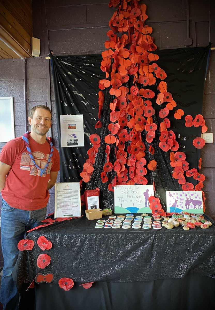 MynyddIsaScouts's tweet photo. @DannoReynolds with our Remembrance display at @CaffiIsa which was created by all our young members. 

We think it’s fab. What do you think? 

@scouts @ScoutsCymru @FlintshireScout @PoppyLegion https://t.co/x61Ownpwji