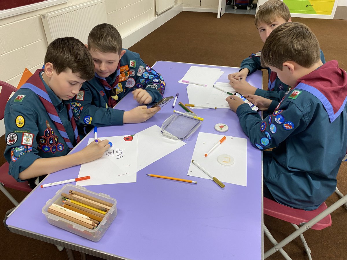 MynyddIsaScouts's tweet photo. @DannoReynolds with our Remembrance display at @CaffiIsa which was created by all our young members. 

We think it’s fab. What do you think? 

@scouts @ScoutsCymru @FlintshireScout @PoppyLegion https://t.co/x61Ownpwji