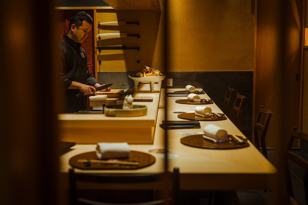 【2名1組ご招待】
西麻布の完全紹介制「割烹 士成」にて、極上素材を惜しみなく使いながら驚きの品数が登場する士成コース（1人前 17,600円相当）を無料でご体験いただきます。
※ドリンクは含まれません。当日実費になります

▼応募条件
この投稿をRT&amp;僕をフォロー
〆切：10/31 23時