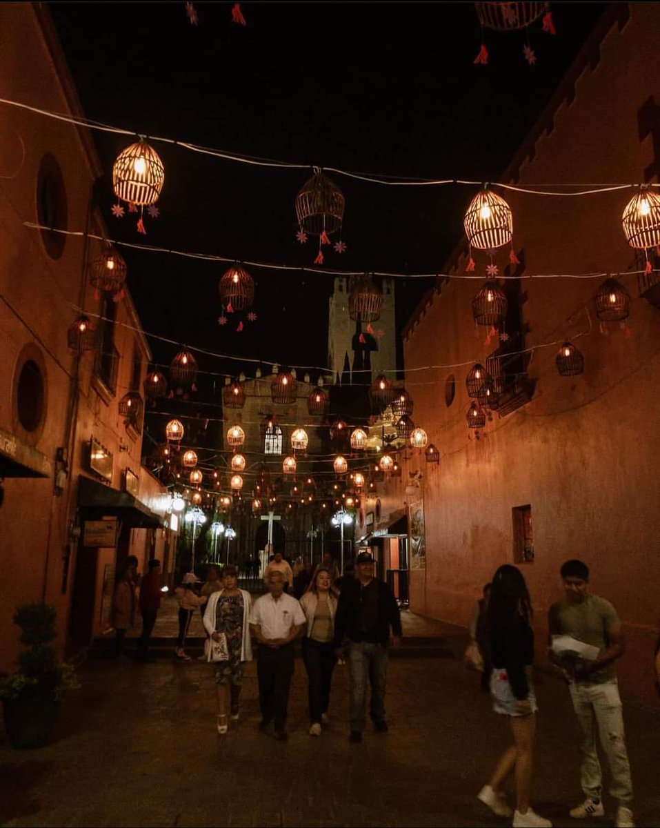 OscarP_H's tweet image. 💀Así luce la capital de la barbacoa, Actopan, Hidalgo. 

#VenAHidalgo
📷 Carlos Vizzuett Fotografía