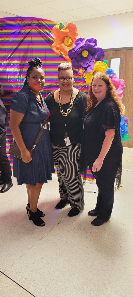 Our staff does what it takes to support our students. Thank you for giving up part of your weekend to attend the @HumbleISD_HHS homecoming dance with a student so that she can experience all that her Senior year has to offer. @HumbleISD_ESS @HumbleISD