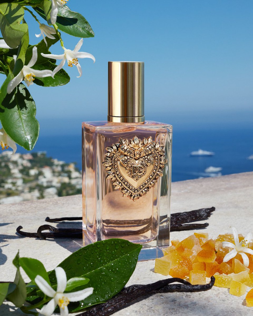 ドルガバのハートシリーズかわいいなぁ…
日本はすでに撤退してるんだよね。
買うべきか。。🤔