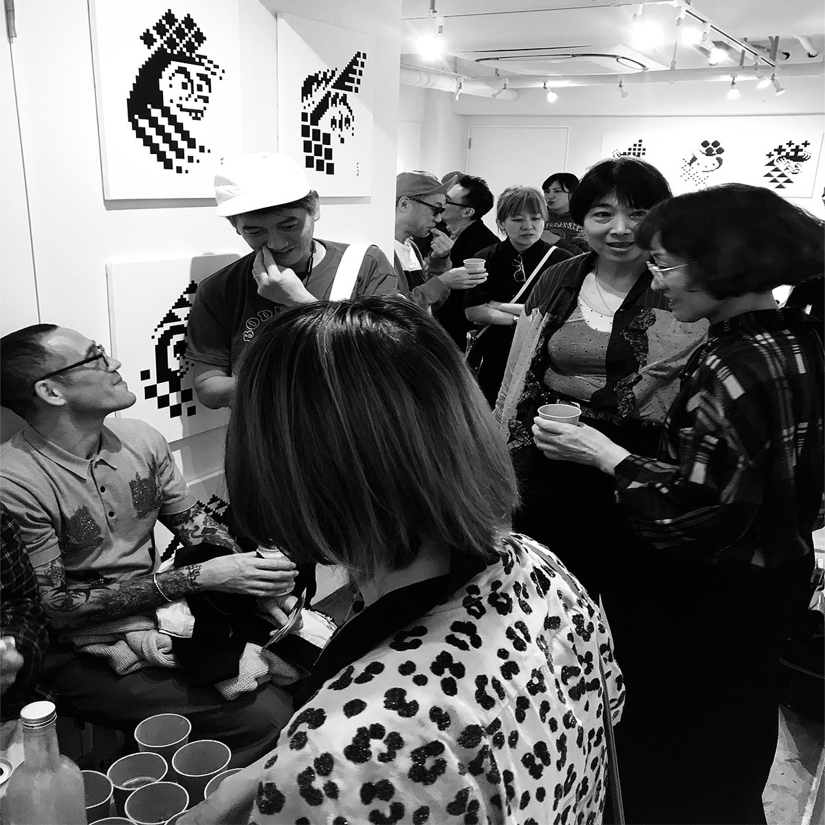 ten_do_ten's tweet image. 一昨日はありがとでした～！幸せだった！再来週の金曜日までですっ！お待ちしてますっ！ave-cornerprinting.com/ten-do-ten-101… #calligraphy #pixeldesign #pixelart #graphicdesign #contemporaryart #ten_do_ten #manual #platform #prefab