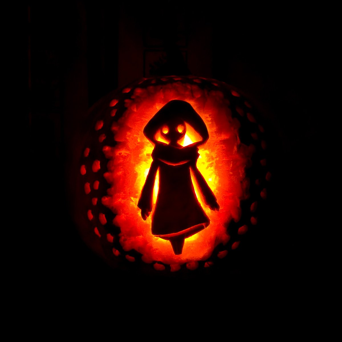 kabocha_ko's tweet image. In honor of @maskofviera's ffxiv playthrough, this year I carved a weenwoon on my pumpkin 🎃 Thanks for the fun times!