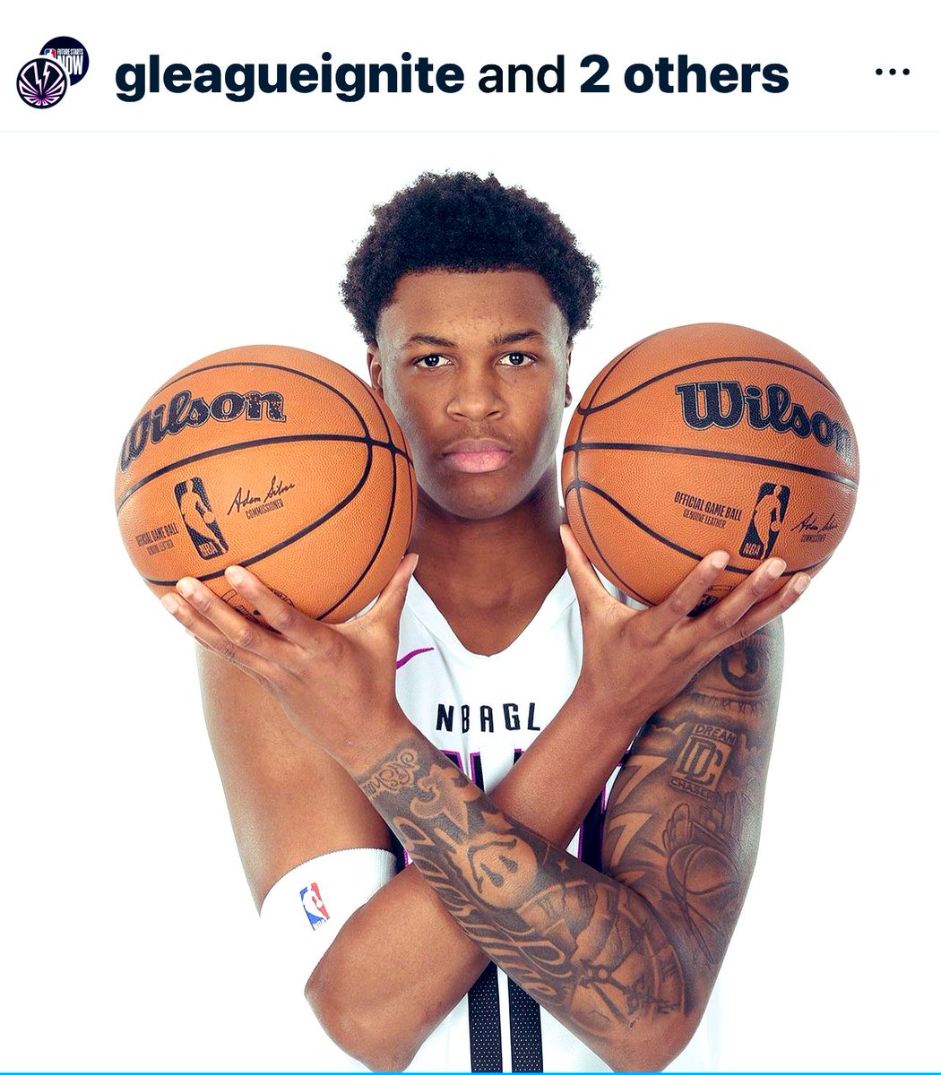 Tyandcamsmom's tweet photo. Extremely proud of this kid and the young man he is becoming . #smithboyz 🦄 #lefty #Bigty . Nov. 10/11th NBA TV 7p cst https://t.co/mJ1wqRHs6b