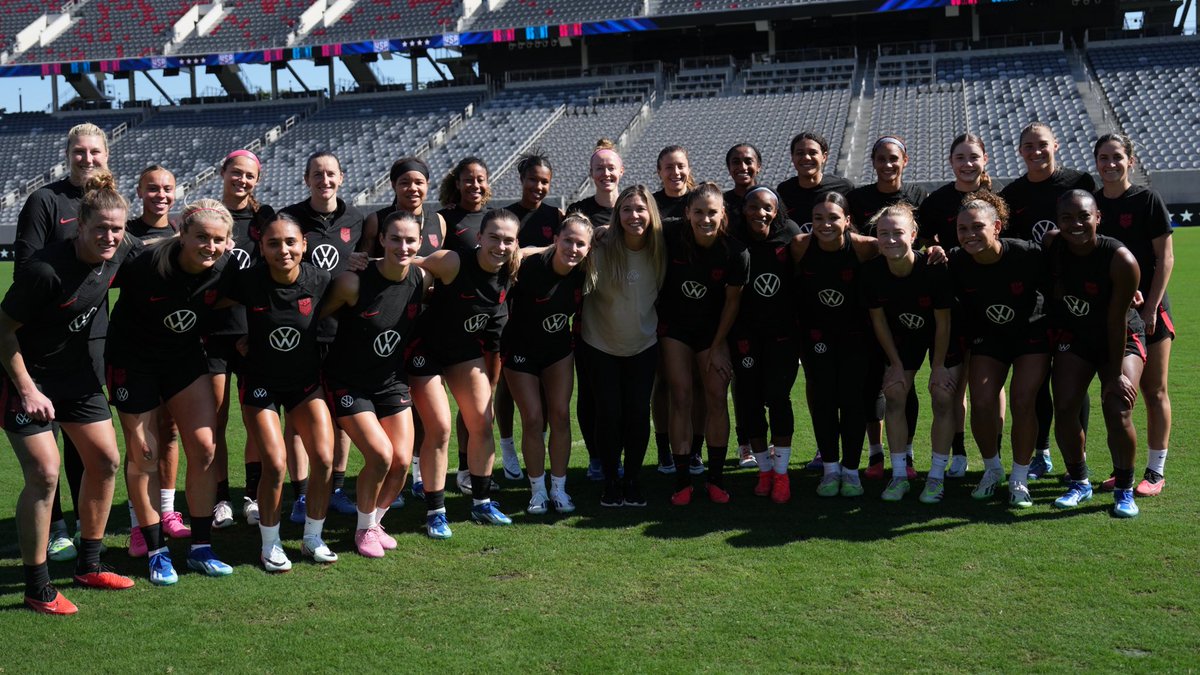 A Golden Gal 🏆 

The World Deaf Football Championship’s Golden Ball and Golden Boot winner <a href="/emcressy/">Emily Spreeman</a> of the #USdeafWNT dropped in on our training in San Diego!  

Fun Fact: She’s a former teammate of both <a href="/alexmorgan13/">Alex Morgan</a> and @Savannah_DeMelo 🇺🇸