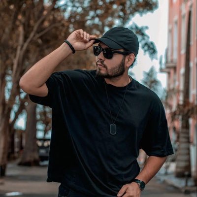 RoberTTV_'s tweet image. #NuevaFotoDePerfil