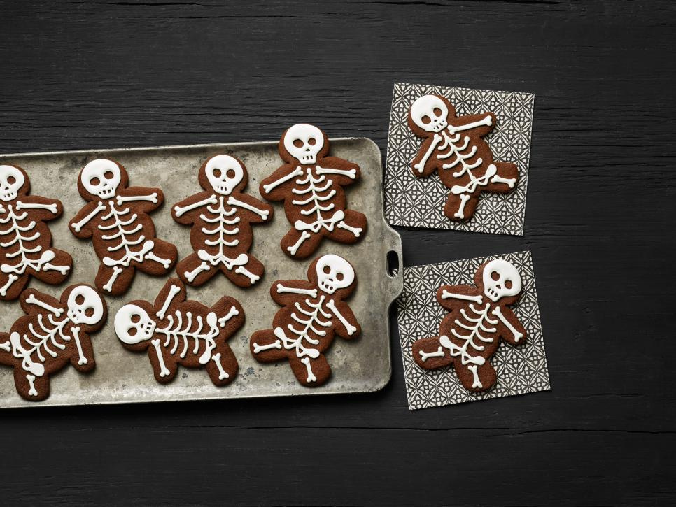 *Pulls a tray of Chocolate-Cinnamon Skeleton Cookies out of the oven* Does anyone want some hot cookies? #NipclubExtra
