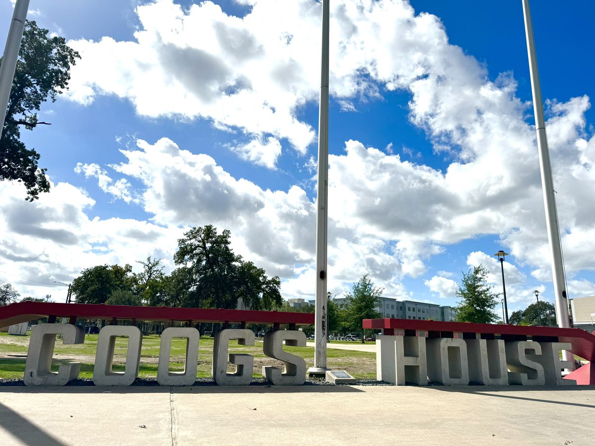 Mrs.Patiño AssistantPrincipal HelmsES tweet media