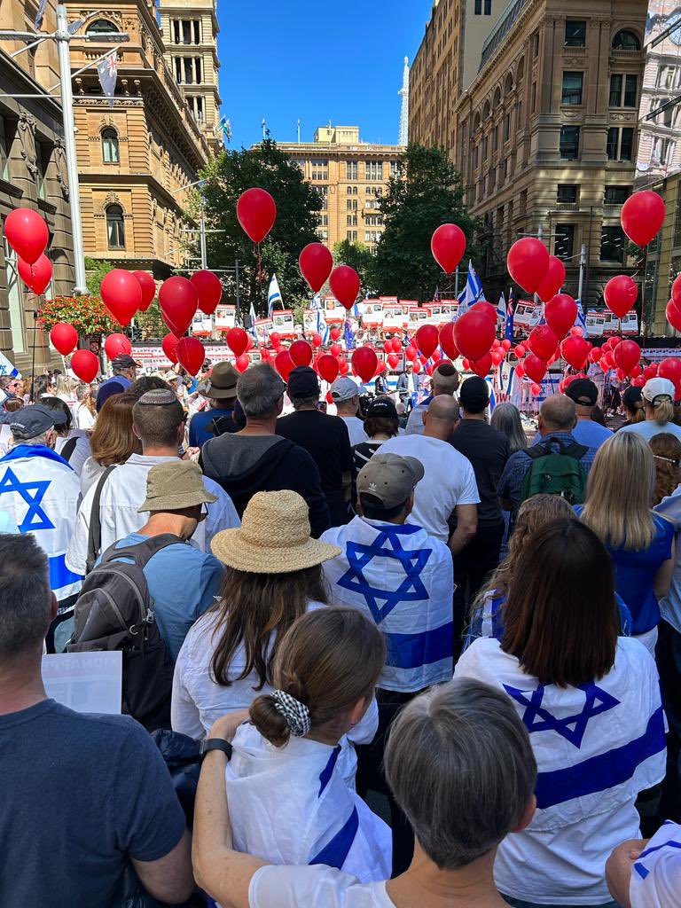 jeremyleibler's tweet image. Happening now in Martin Place in Sydney - praying for the release of hostages.
