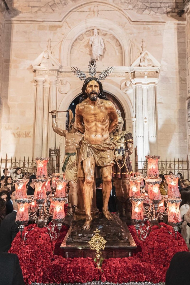 BandaCenturia's tweet photo. 🟪 Queremos agradecer a la Hermandad de Ntro. Padre Jesús de la Columna y Mª Stma. de la Paz y Esperanza y a toda Lucena el cariño con el que nos han recibido. 

Un placer poder acompañarles en su centenario.

#SonesMacarenos https://t.co/D7IO0PWyZV