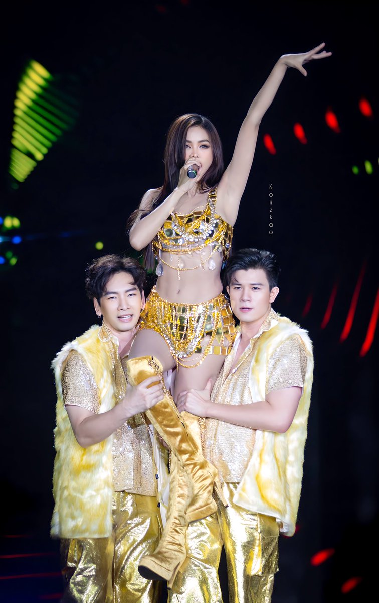 Koiiz9's tweet photo. 🫶🏻🫶🏻🫶🏻🫶🏻🫶🏻
#ConcertENGFAinVietnam
#อิงฟ้ามหาชน https://t.co/mHvUKlCcNm