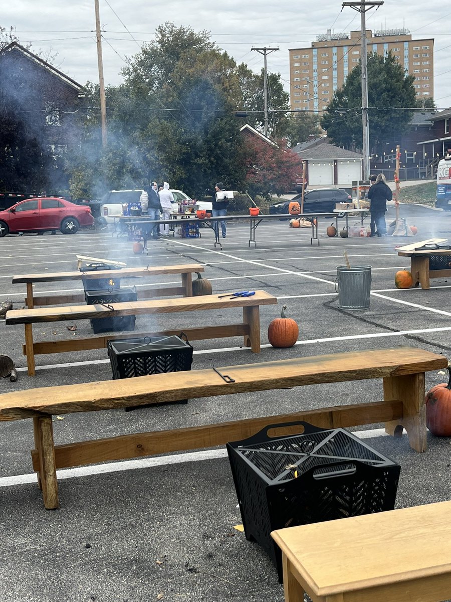 AEPNAtweets's tweet photo. Another great neighborhood event at Lifegate Church! Trunk or Treat! Great trunks and lots to do and see for the kids! https://t.co/efRwIvtBZq