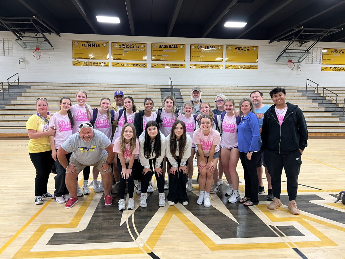 NHHSVB's tweet photo. It’s a family affair 💜🏐
Thank you to everyone who came out to support them this season. These Lady Knights have earned it. They won back to back conference tournaments and back to back elite 8 appearances
Proud is an understatement
Once a Lady Knight, Always a Lady Knight https://t.co/M1VTjm5TyF