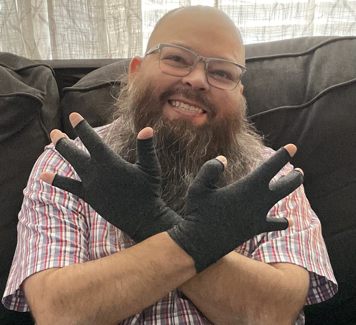 2Gamer81's tweet photo. Just got my arthritic gloves! Thanks @Viridyonline for the link! https://t.co/ZVxho06Nt8